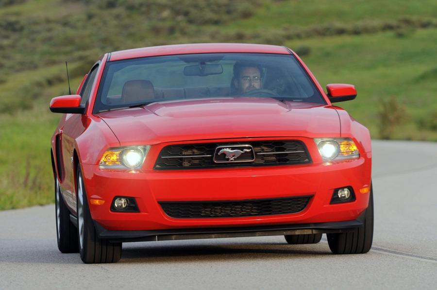  Ford Mustang V6 2011 года  (фото 73 из 93)